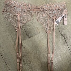 NWT Victoria’s Secret Garter Belt Size XS/S